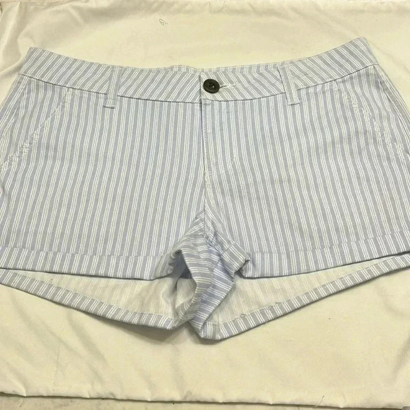 So Juniors Blue Striped Shorts Size 11 - Picture 1 of 5